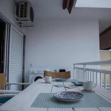 Grey Theros Apartments Dioniszíu-part Kültér fotó